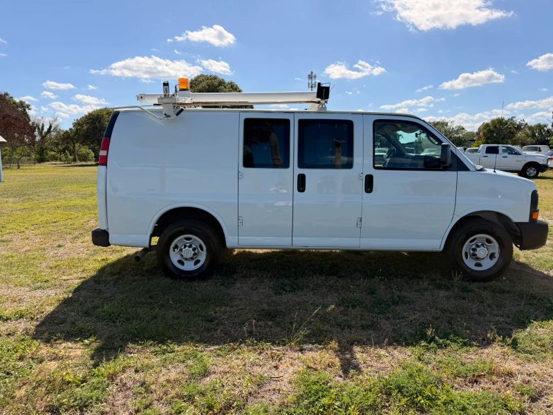 Used 2011 Chevrolet Express 2500 - photo 41
