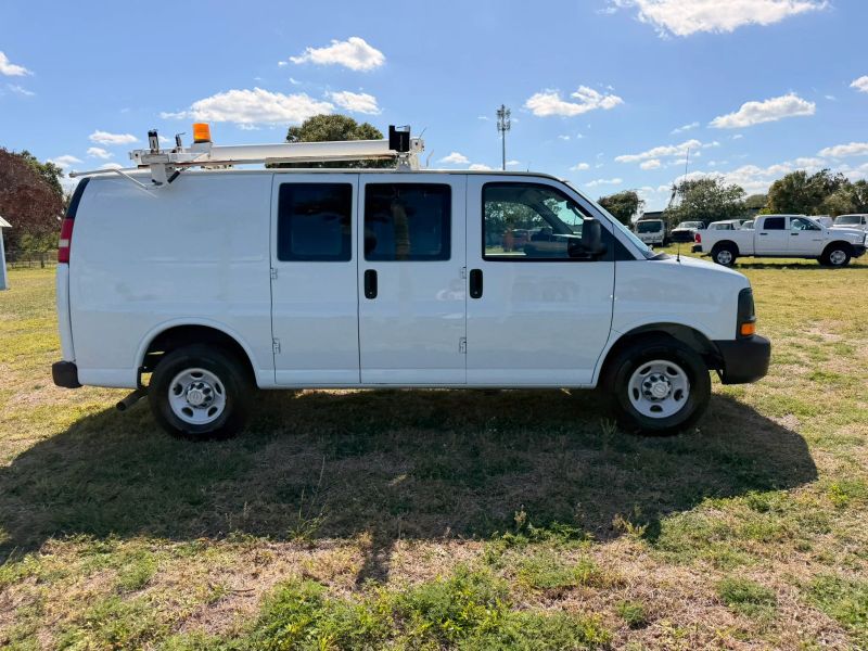 Used 2011 Chevrolet Express 2500 - photo 44