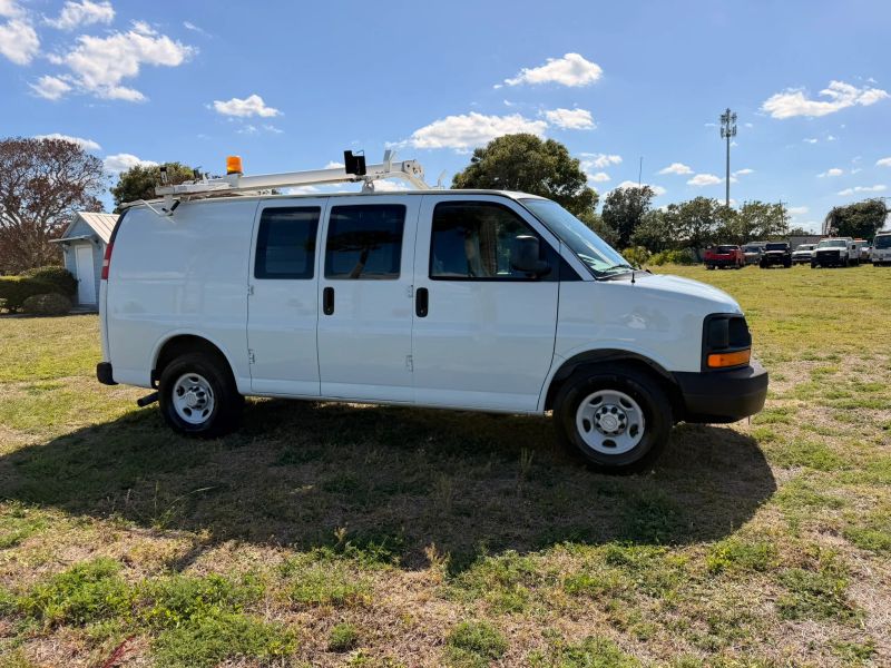 Used 2011 Chevrolet Express 2500 - photo 47