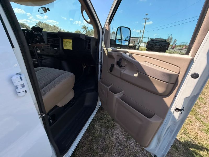 Used 2011 Chevrolet Express 2500 - photo 84