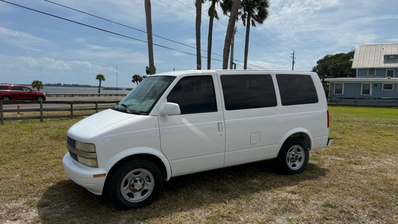 Used 2003 Chevrolet Astro - photo 5