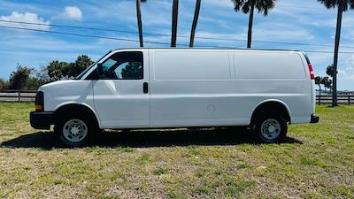 Used 2008 Chevrolet Express 3500 - photo 1