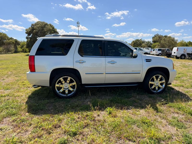 Used 2012 Cadillac Escalade - photo 36