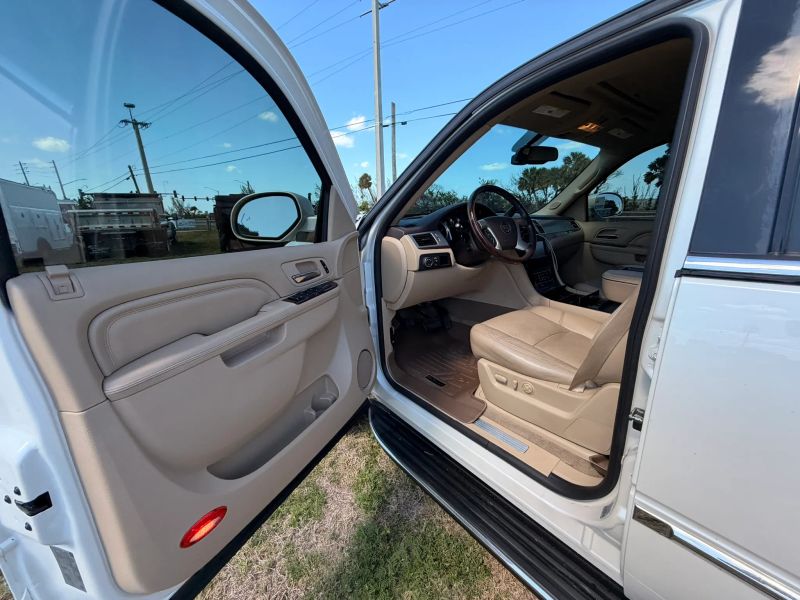 Used 2012 Cadillac Escalade - photo 53