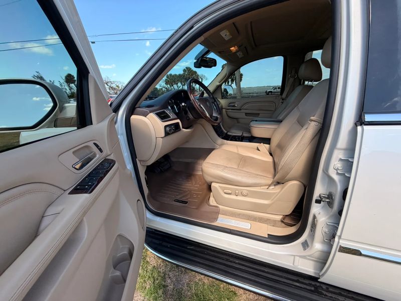 Used 2012 Cadillac Escalade - photo 54