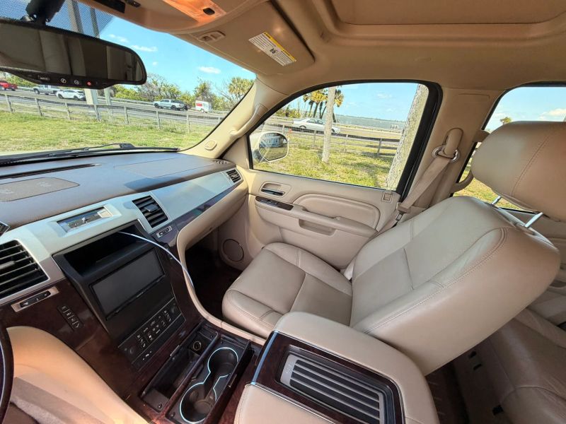 Used 2012 Cadillac Escalade - photo 61