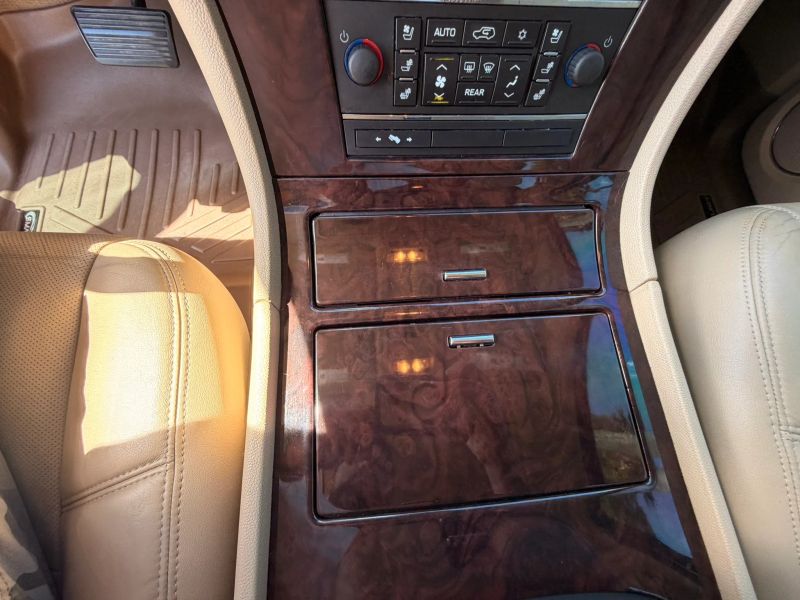 Used 2012 Cadillac Escalade - photo 68