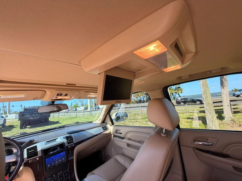 Used 2012 Cadillac Escalade - photo 85