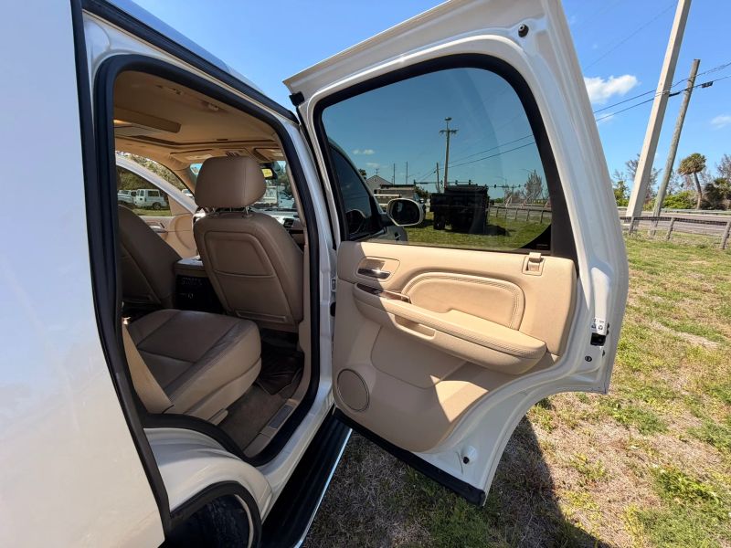 Used 2012 Cadillac Escalade - photo 90