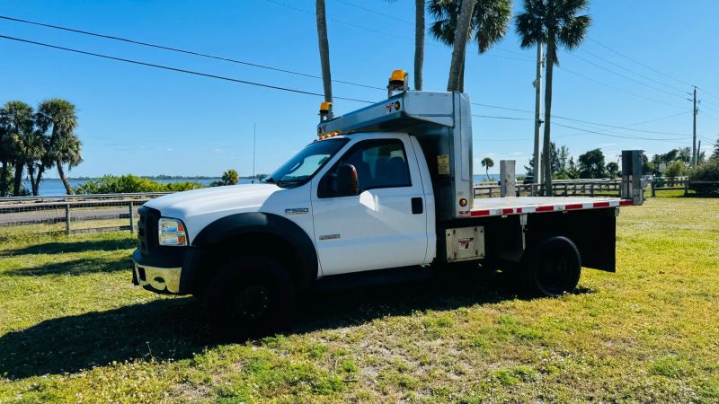Used 2006 Ford F-550 - photo 5