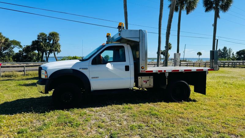Used 2006 Ford F-550 - photo 7