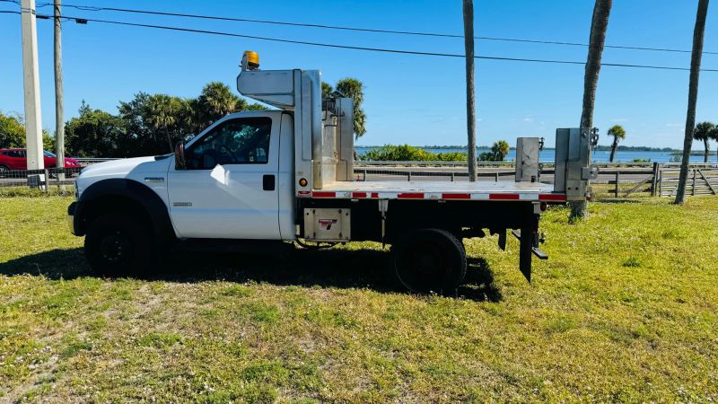 Used 2006 Ford F-550 - photo 11