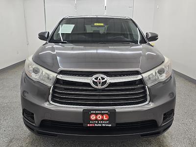 Used 2015 Toyota Highlander LE for sale #16883 - photo 2