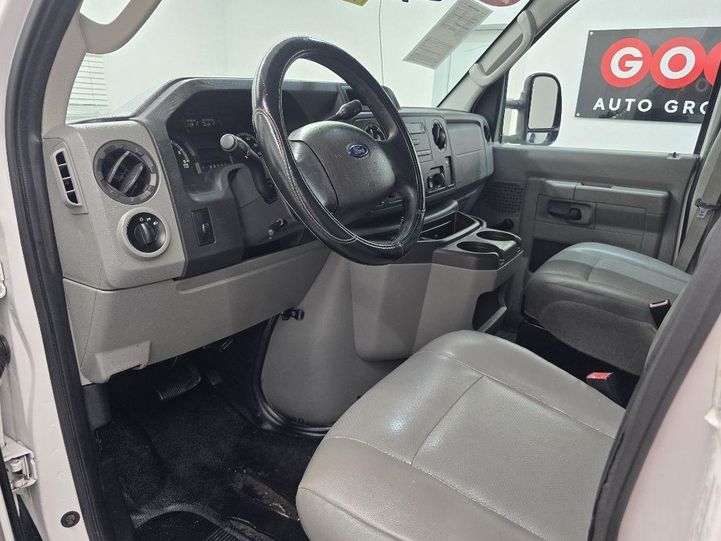 Used 2013 Ford E-150 - photo 13