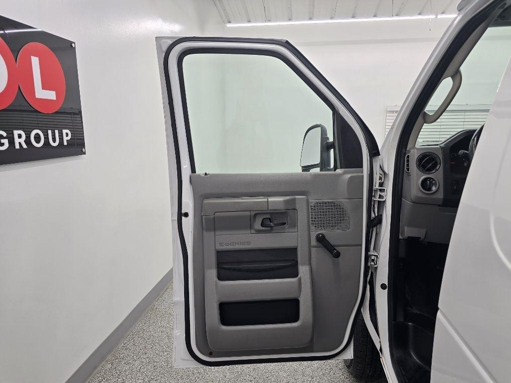 Used 2013 Ford E-150 - photo 26