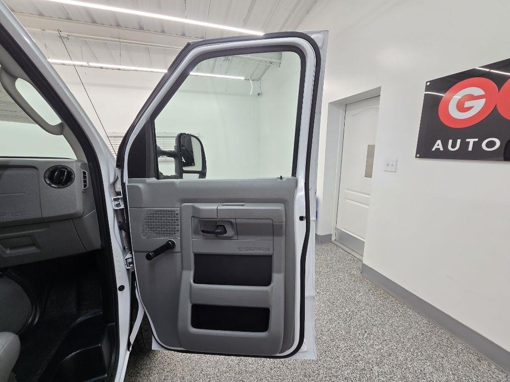 Used 2013 Ford E-150 - photo 27
