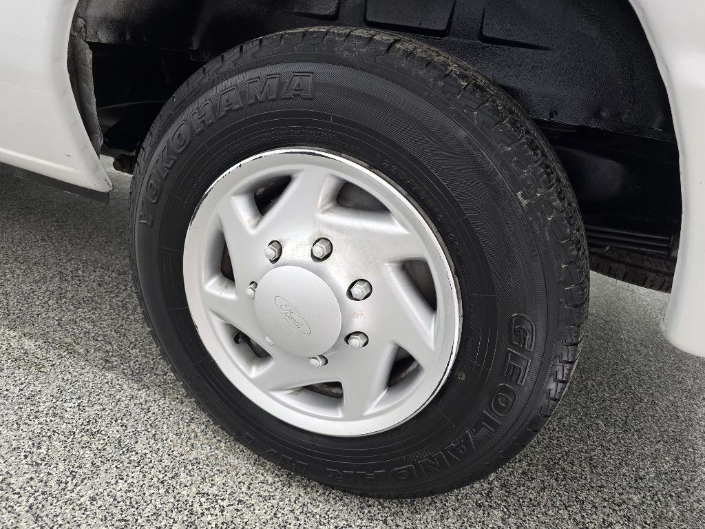 Used 2013 Ford E-150 - photo 28