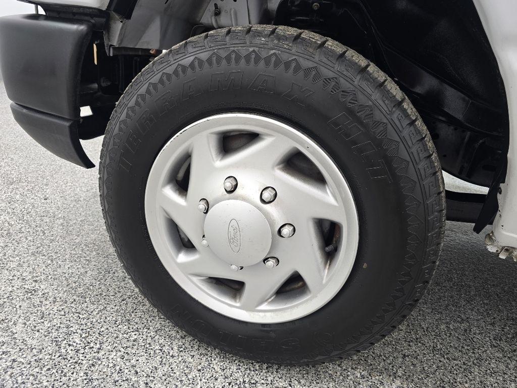 Used 2013 Ford E-150 - photo 29