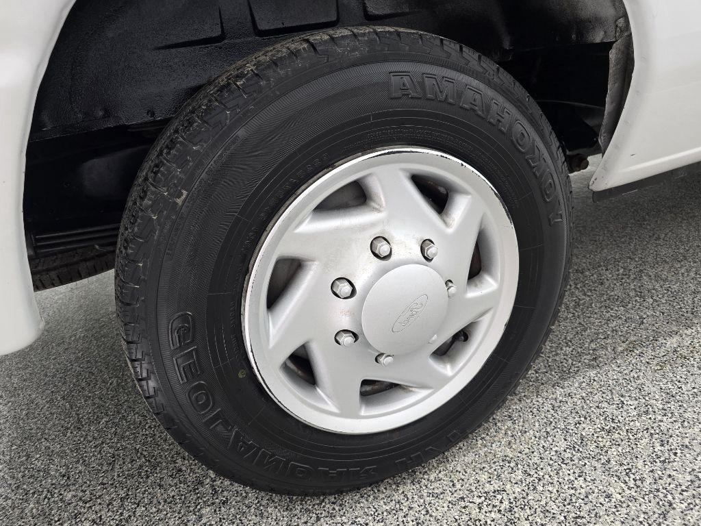 Used 2013 Ford E-150 - photo 30