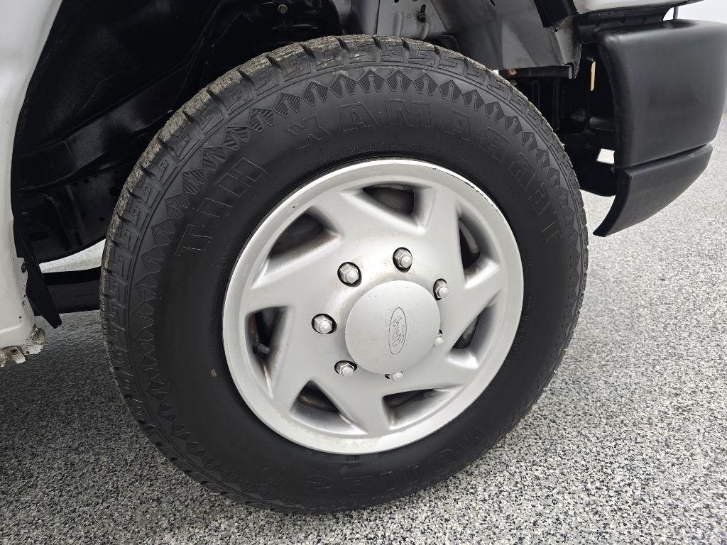 Used 2013 Ford E-150 - photo 31