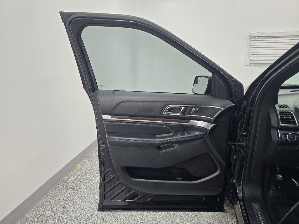Used 2017 Ford Explorer - photo 29