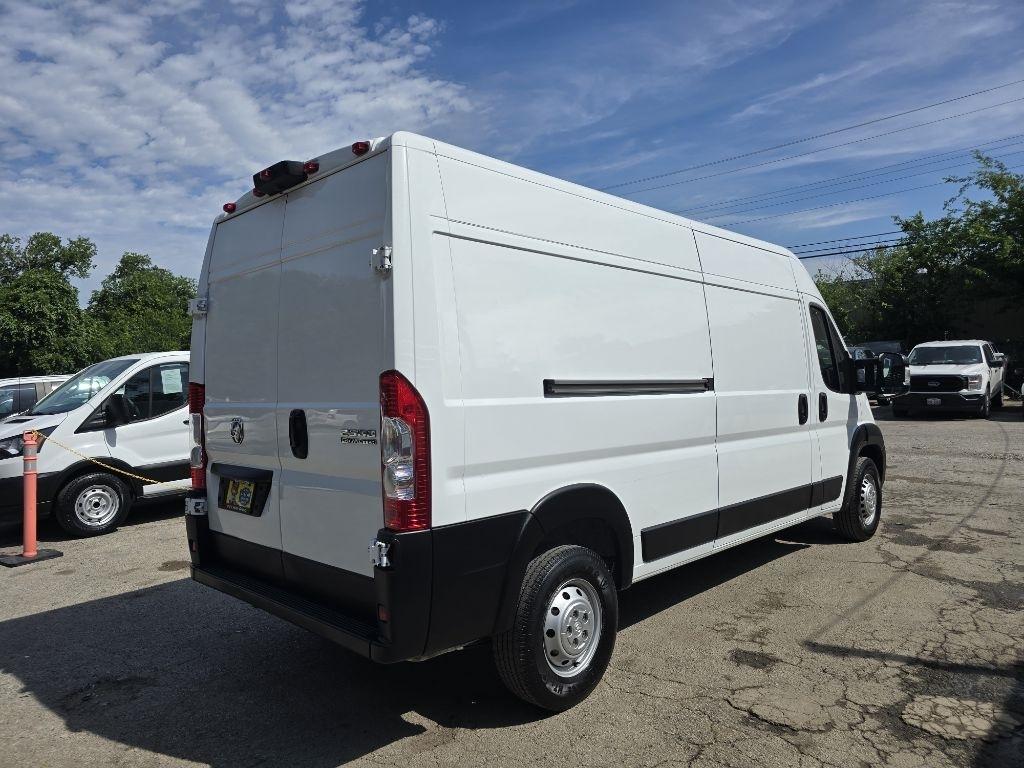 Used 2023 Ram ProMaster 2500 - photo 8