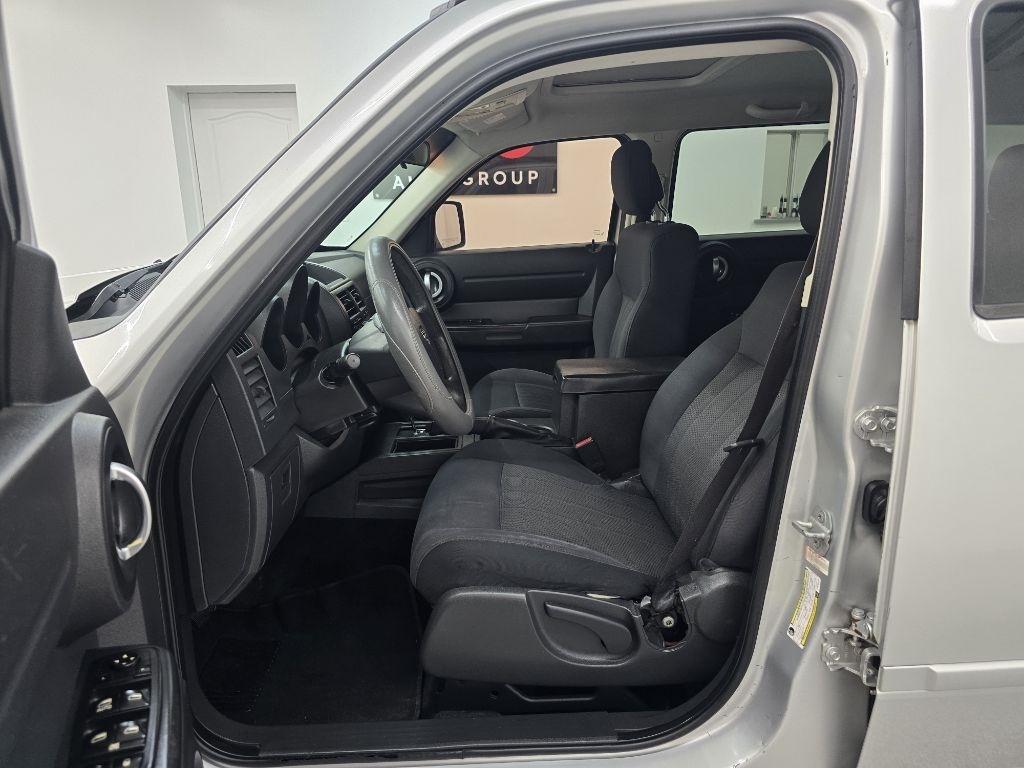 Used 2011 Dodge Nitro - photo 12