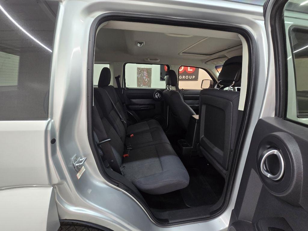 Used 2011 Dodge Nitro - photo 20