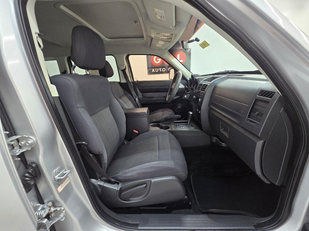 Used 2011 Dodge Nitro - photo 21