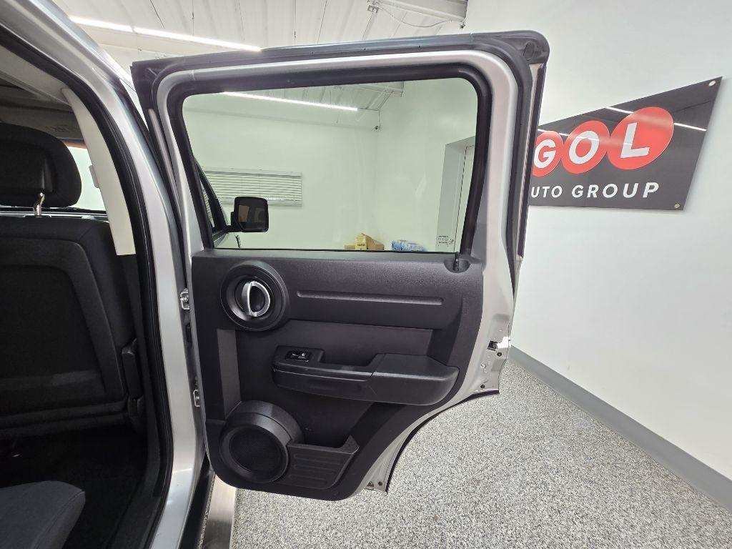 Used 2011 Dodge Nitro - photo 30