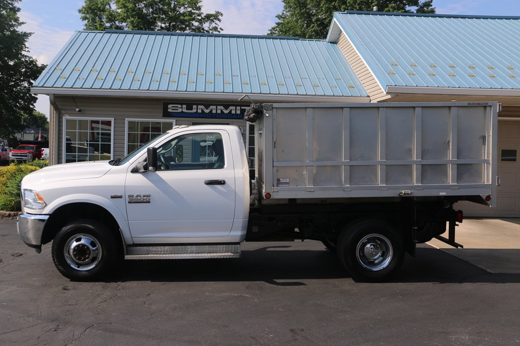 Used 2018 Ram 3500 - photo 2