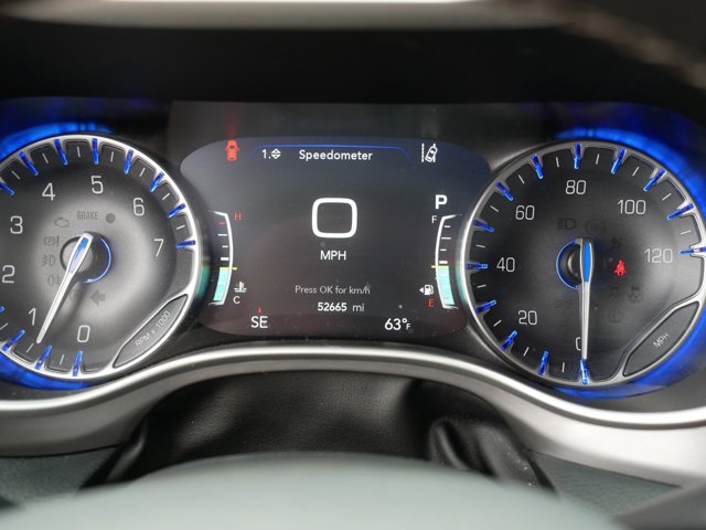 Used 2025 Chrysler Pacifica - photo 25