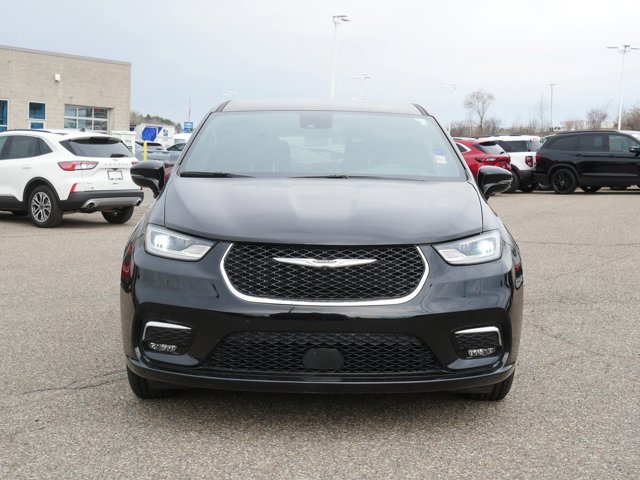 Used 2025 Chrysler Pacifica - photo 9