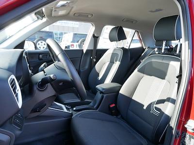 Used 2024 Hyundai Venue - photo 1