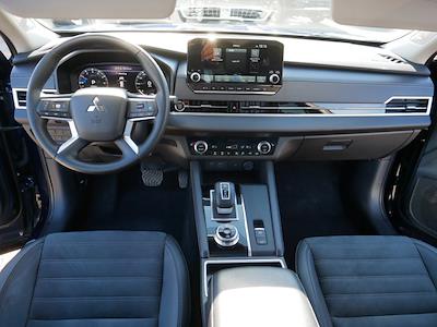Used 2024 Mitsubishi Outlander - photo 1