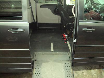 Used 2016 Dodge Grand Caravan Minivan for sale #5915X - photo 2