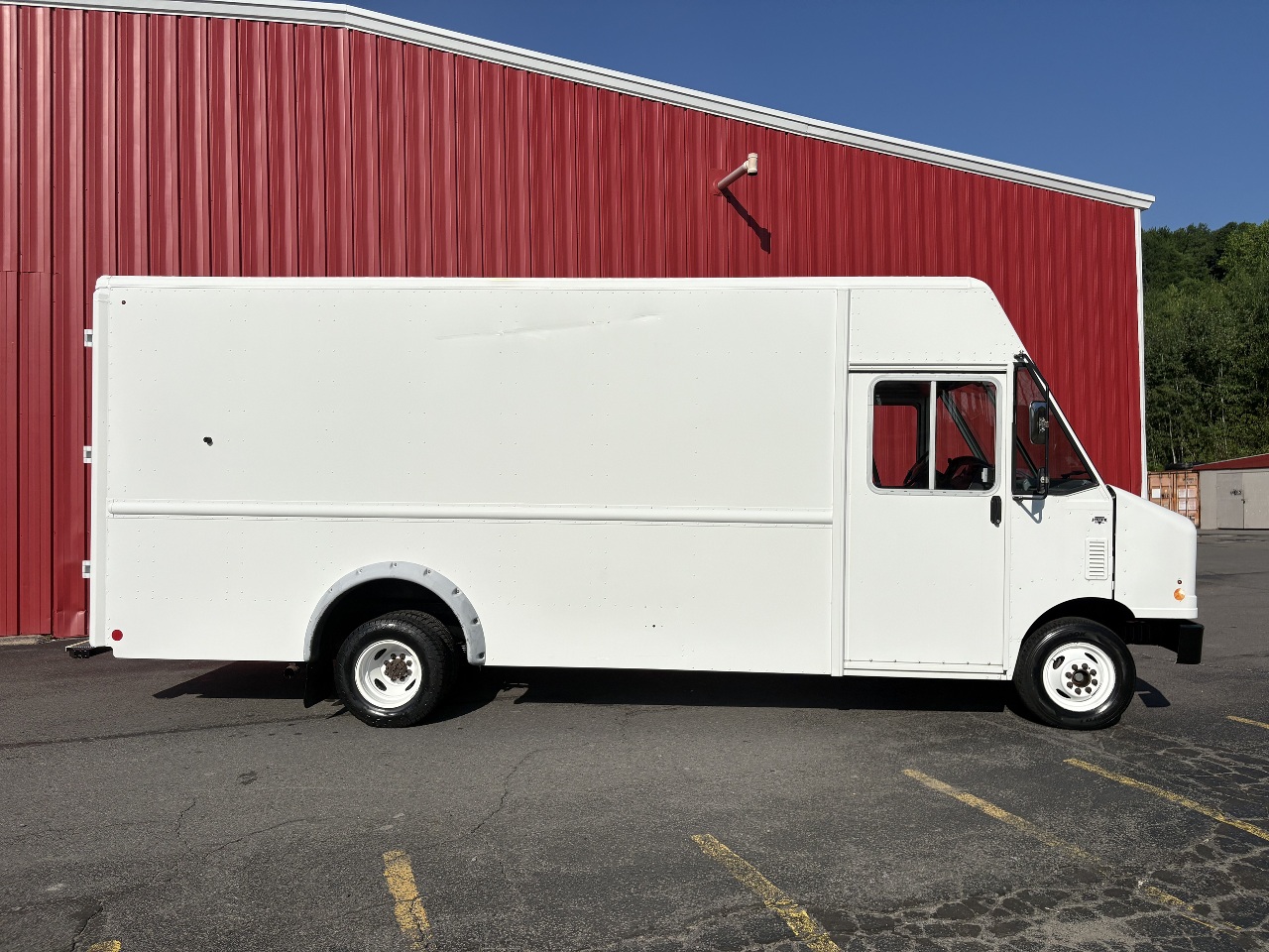 Used 2013 Ford E-350 - photo 2