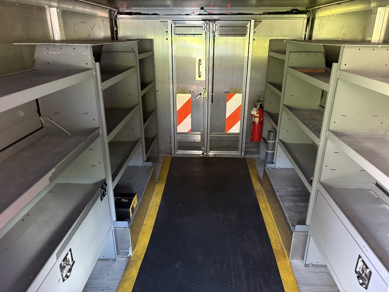 Used 2017 Ford E-350 - photo 19