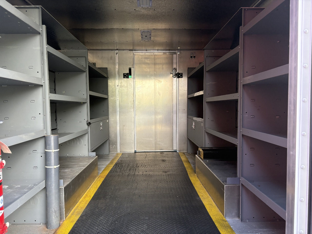 Used 2017 Ford E-350 - photo 20