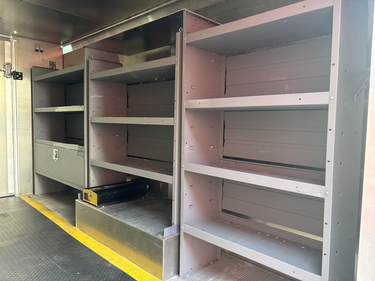 Used 2017 Ford E-350 - photo 26