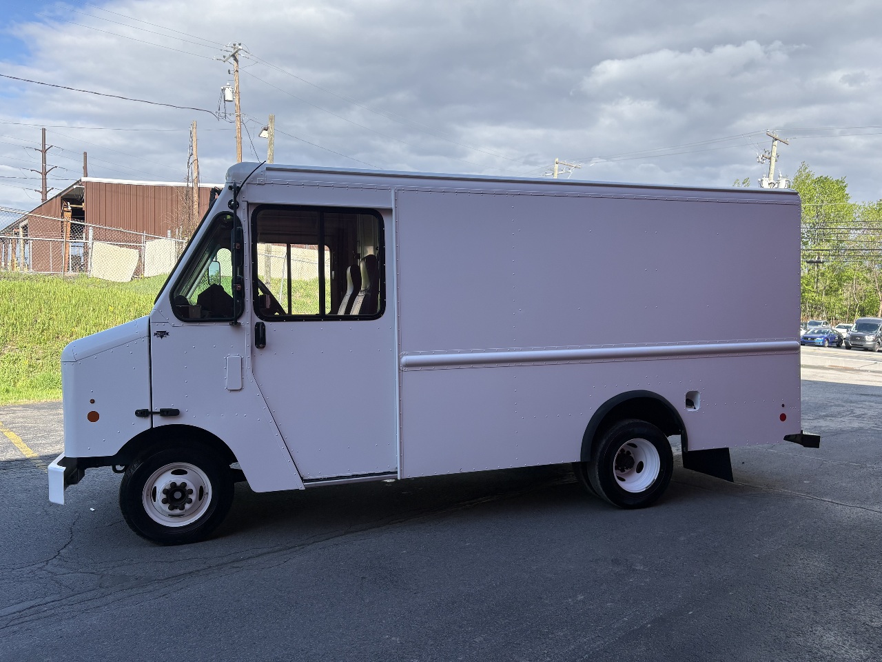 Used 2017 Ford E-350 - photo 8