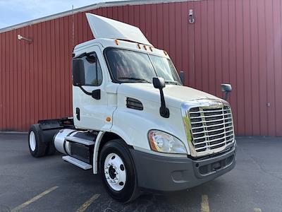 Used 2015 Freightliner Cascadia Detroit DD13 Semi Truck for sale #3AKBGADV8FSGF1587 - photo 1