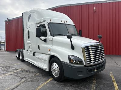 Used 2019 Freightliner Cascadia Detroit Diesel DD15 Semi Truck with Sleeper Cab for sale #3AKJGLDR6KSKV6149 - photo 1