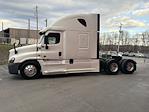 Used 2018 Freightliner Cascadia Detroit Diesel DD15 Semi Truck with Sleeper Cab for sale #3AKJGLDR8JSJH2778 - photo 6