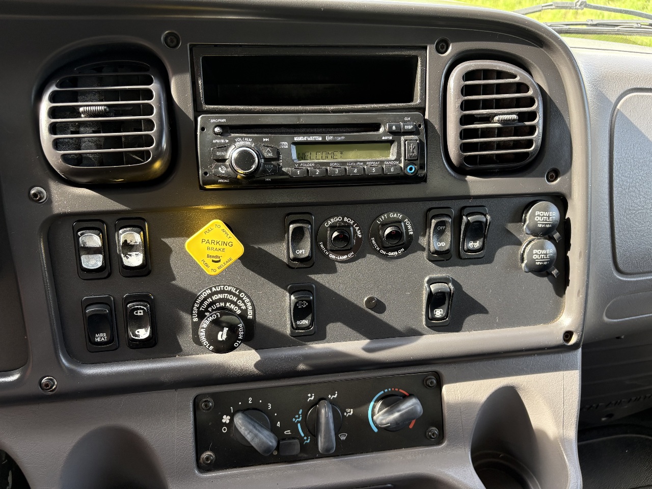 Used 2016 Freightliner M2 106 - photo 23