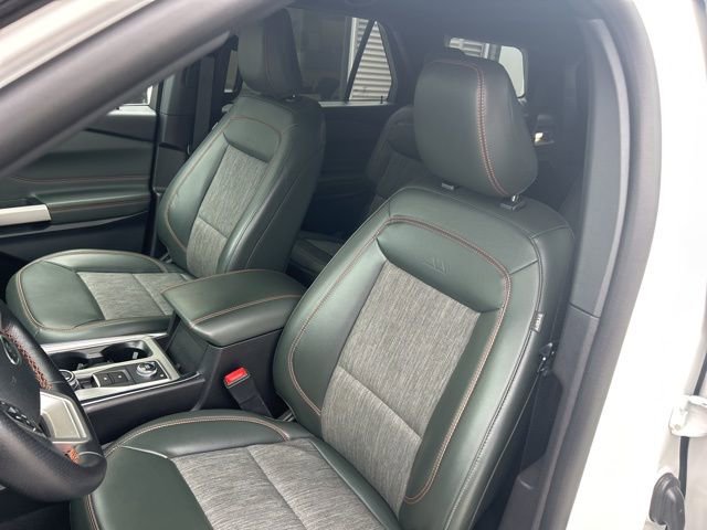 Used 2022 Ford Explorer - photo 16