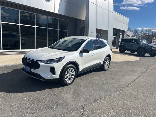 Used 2023 Ford Escape - photo 2