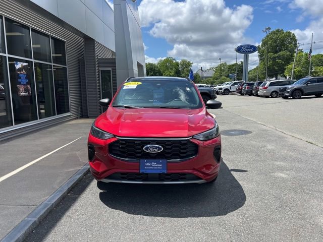 Used 2023 Ford Escape - photo 2