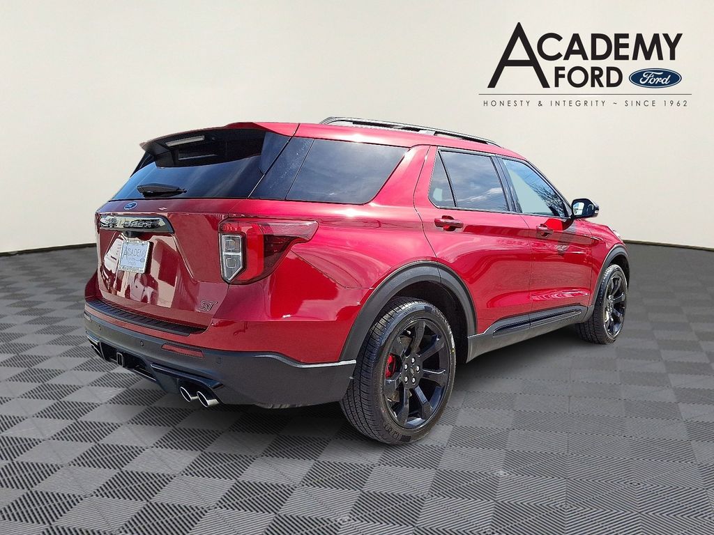 Used 2023 Ford Explorer - photo 2