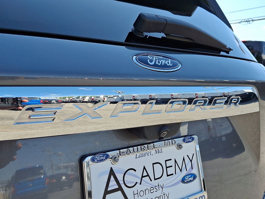 Used 2023 Ford Explorer - photo 33